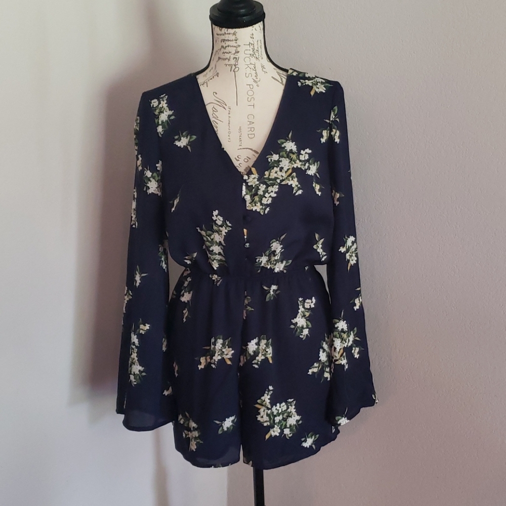Cupcakes and Cashmere blue floral romper size M